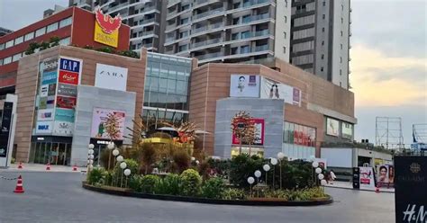 phoenix mall chennai location.